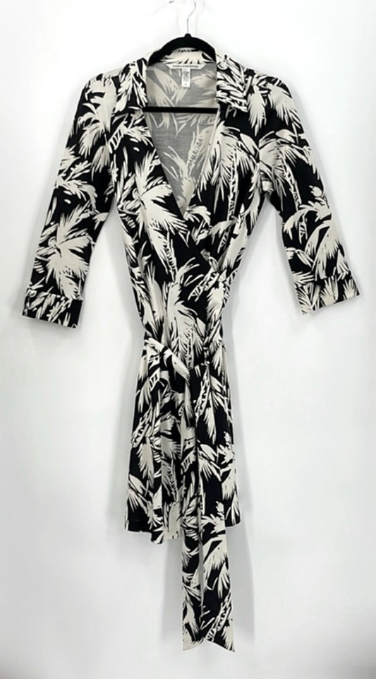 DIANE VON FURSTENBERG 100% Silk Wrap Jersey Justine Dress