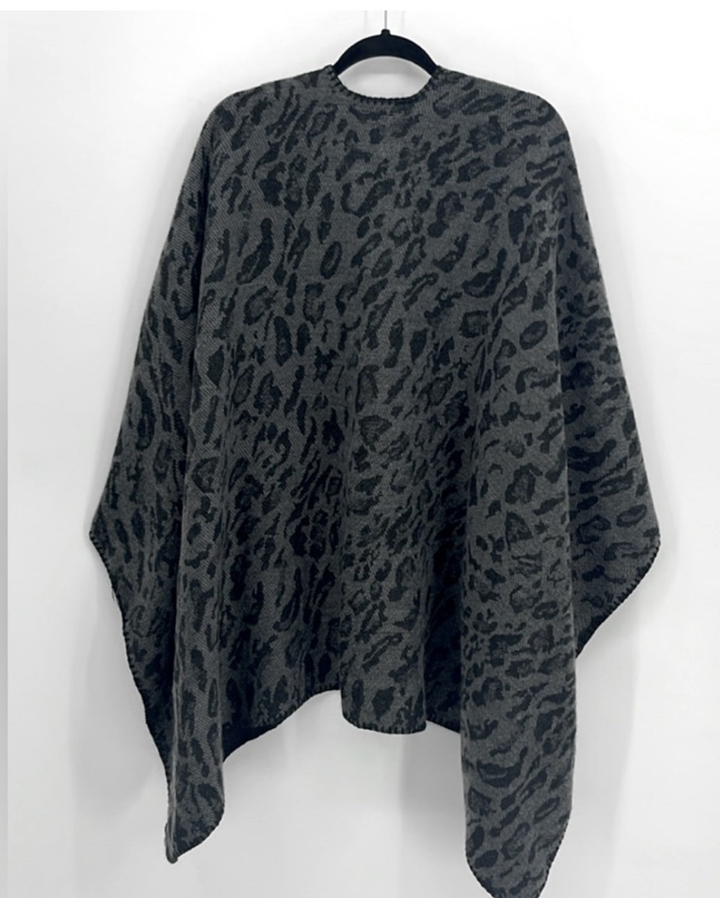 Cejon Animal Print Cape