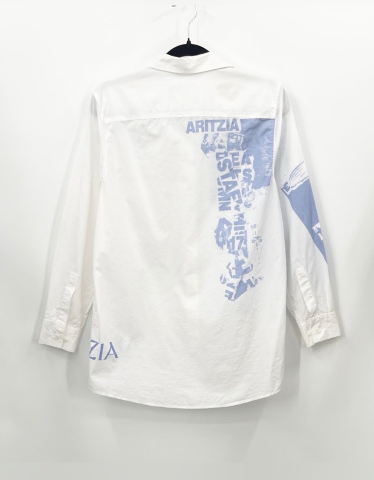ARITZIA Boyfriend Button Down Graphic Shirt