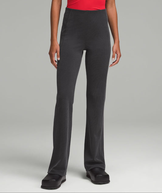 Lululemon Ribbed Softstreme Flared
Pant Regular
