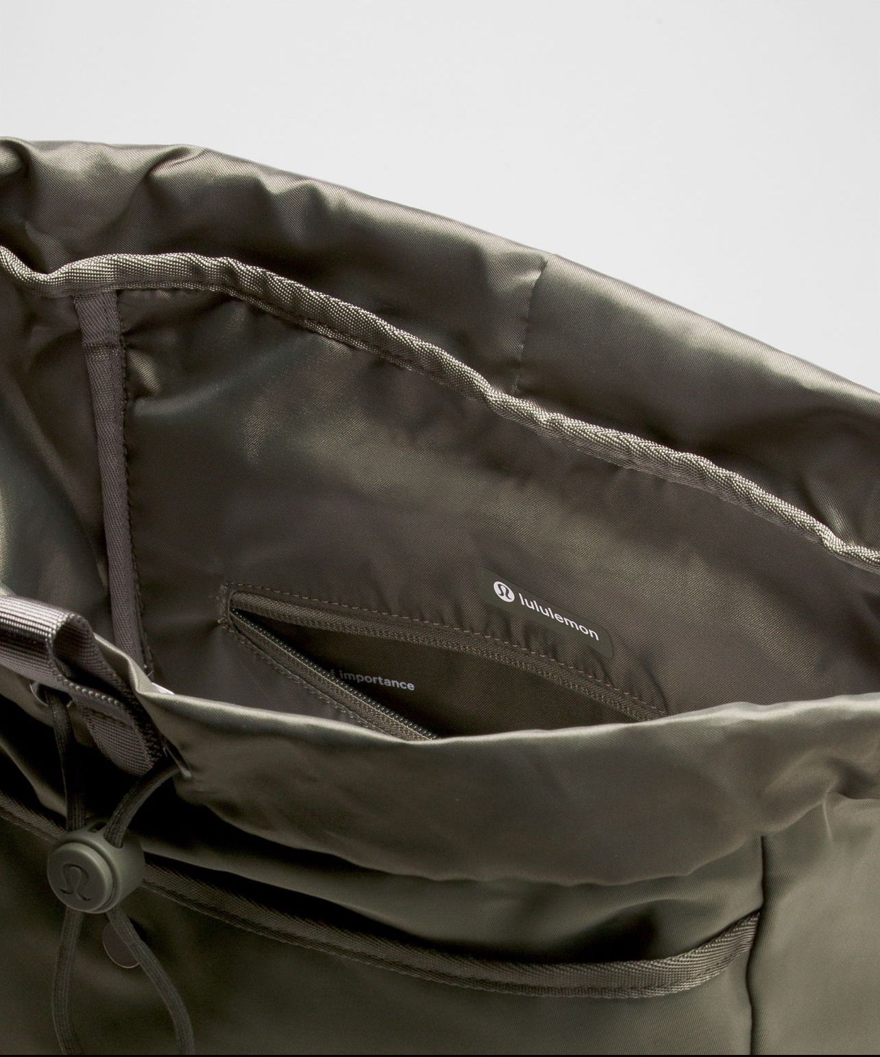 LULULEMON Wunderlust Backpack 25L