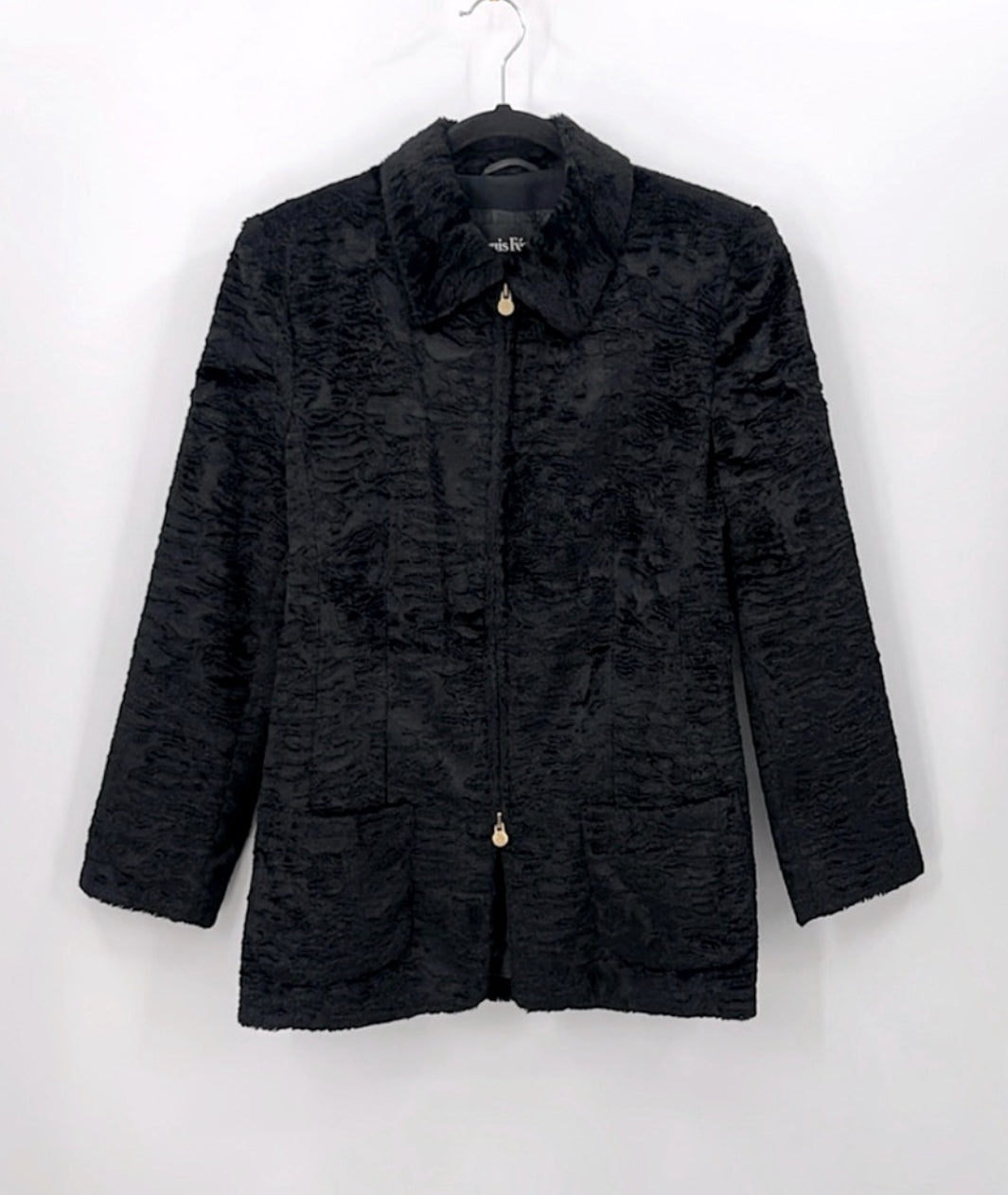 LOUIS FERAUD Vintage Textured Faux
Fur Jacket