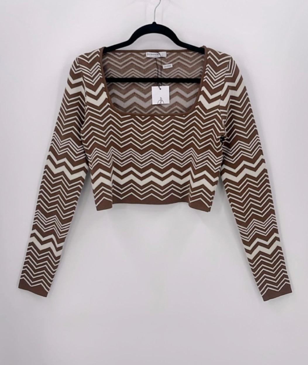 STRADIVARIUS Cropped
Chevron Sweater