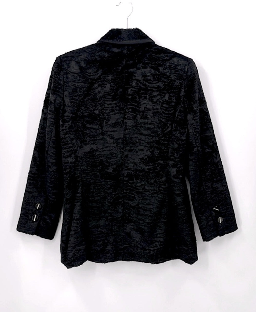 LOUIS FERAUD Vintage Textured Faux
Fur Jacket