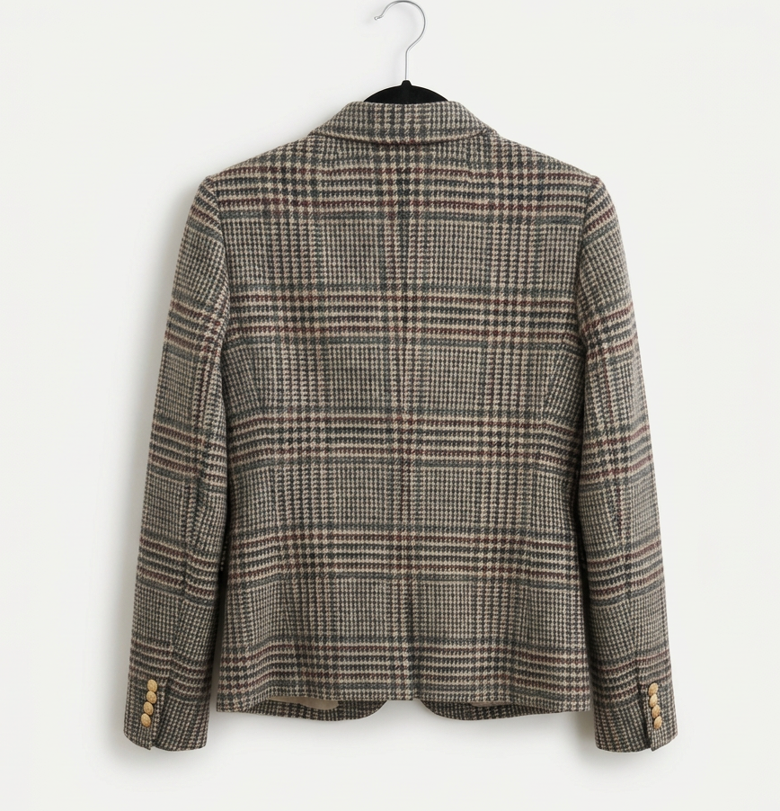 Blazer back with extra cropping room on both sides and below