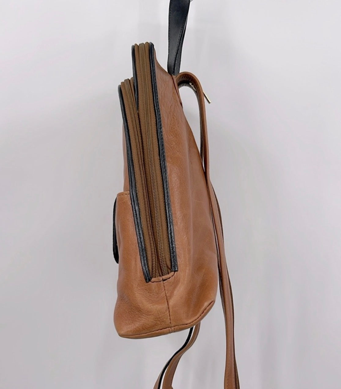 Vintage OPALE Caramel
Brown Leather Backpack