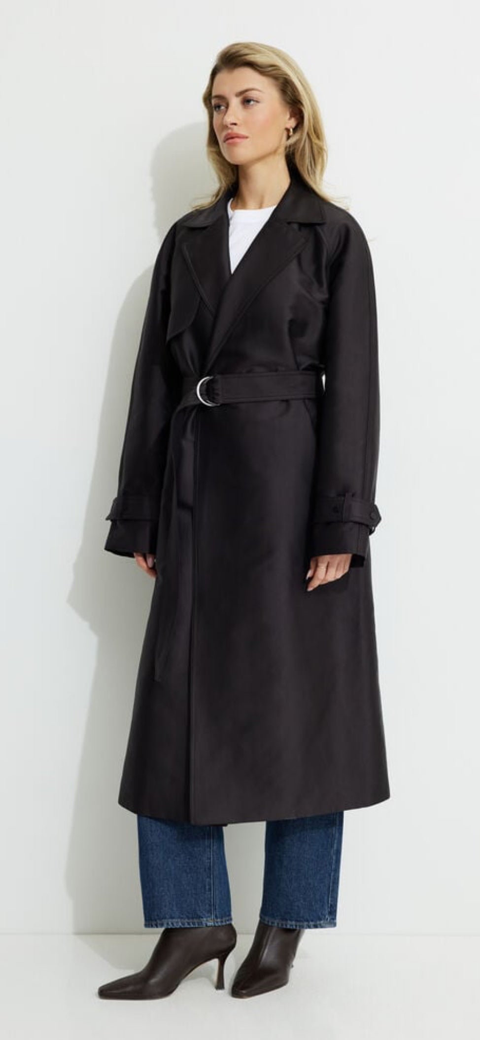 DYNAMITE Sateen Trench Coat