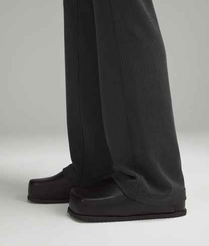 Lululemon Ribbed Softstreme Flared
Pant Regular