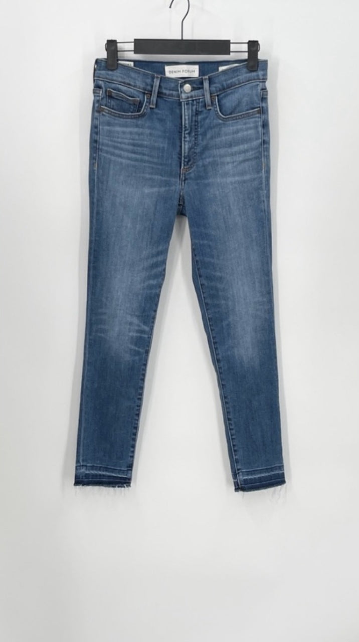 DENIM FORUM The Nico Mid Rise Skinny Crop Jeans