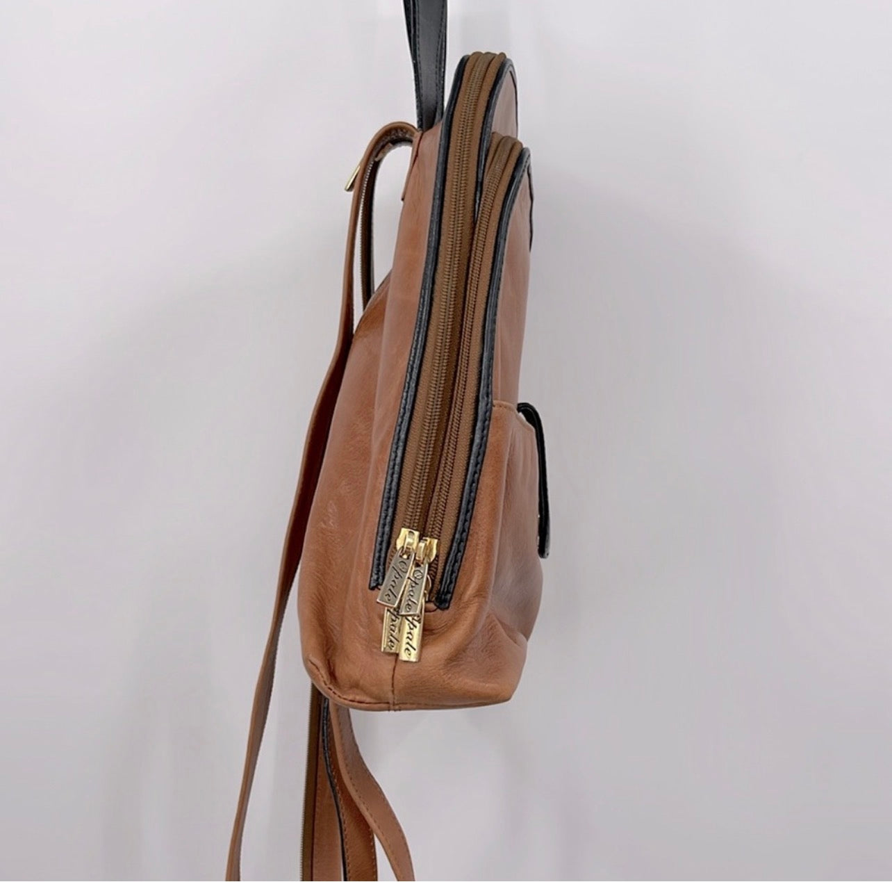 Vintage OPALE Caramel
Brown Leather Backpack