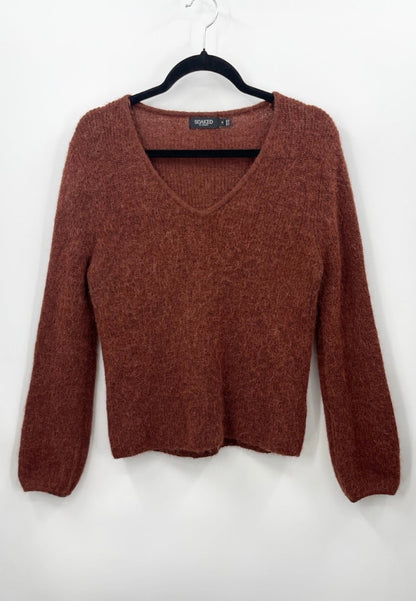 SOAKED IN LUXURY Tuesday V-neck Sweater