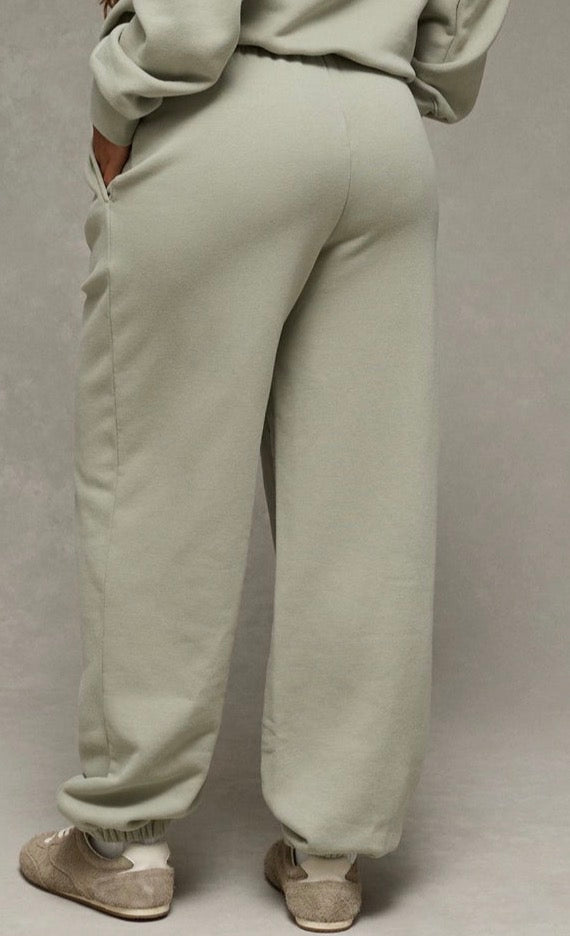 AMERICAN EAGLE Everyday Luxe Sweatpant