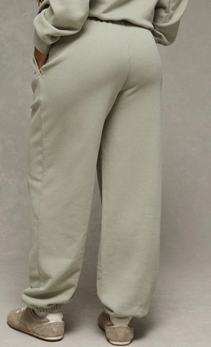 AMERICAN EAGLE Everyday Luxe Sweatpant