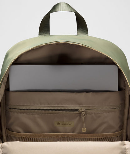 LULULEMON Everywhere Backpack 22L
Metal Hardware