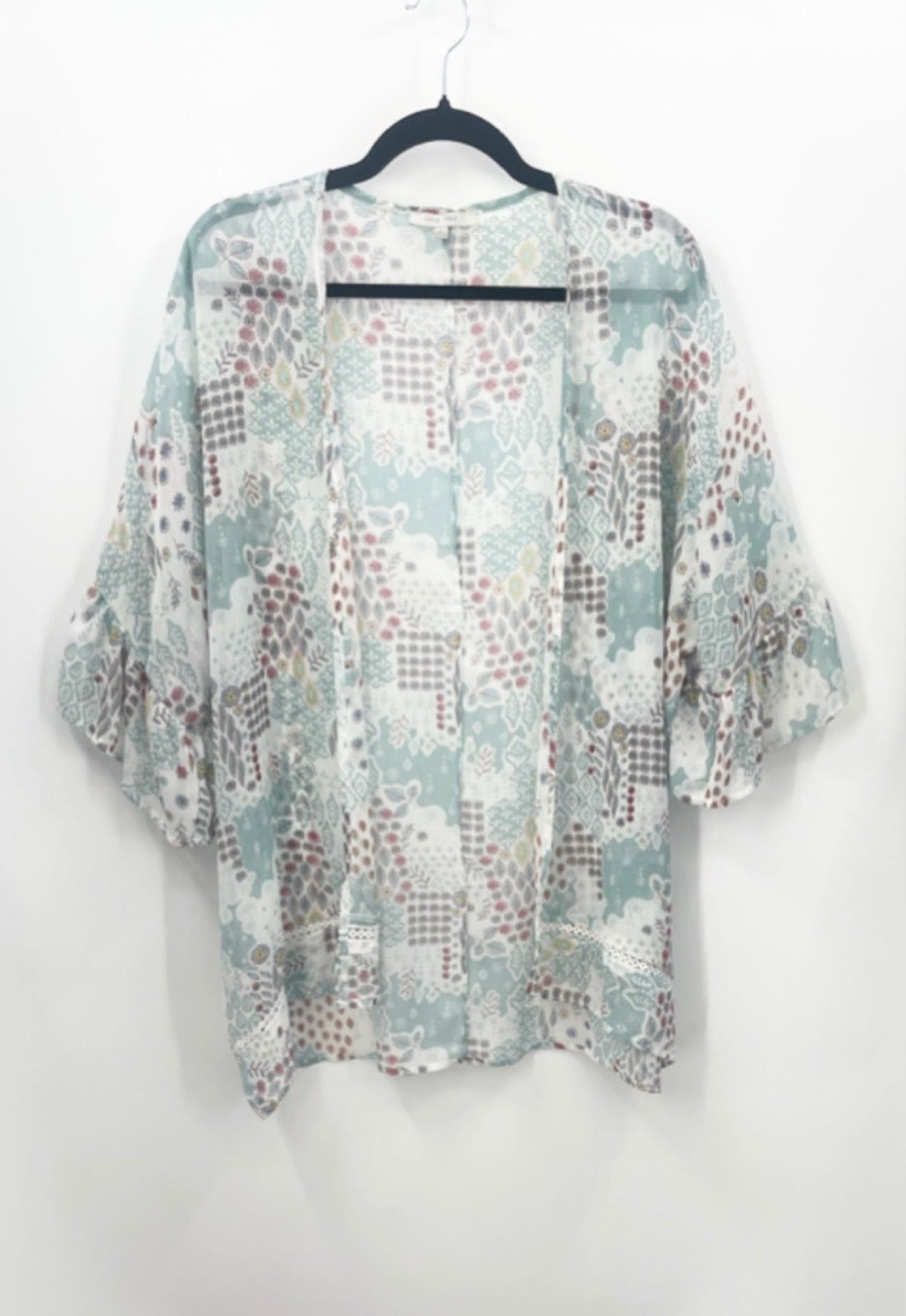 LOVE TREE Floral Lightweight Kimono