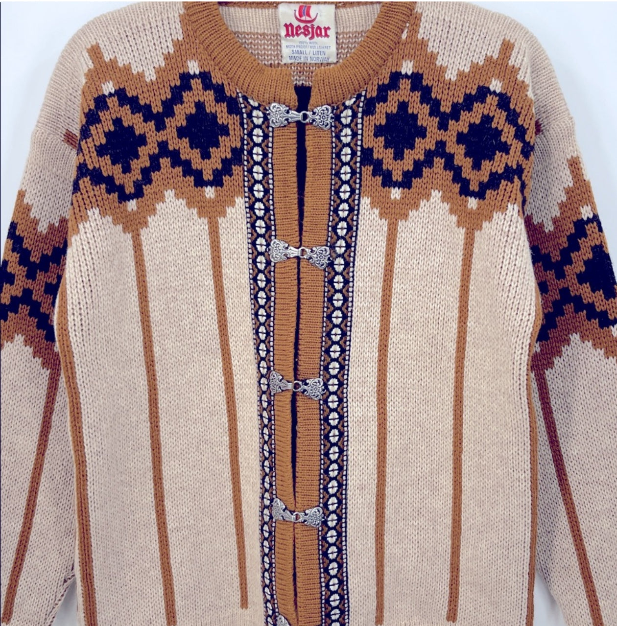 Vintage NESJAR Norwegian
Wool Cardigan
