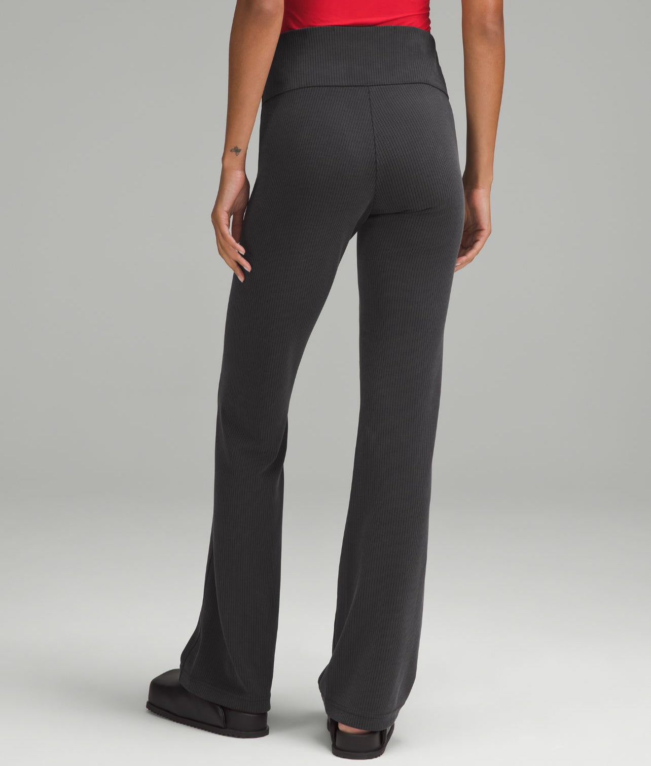 Lululemon Ribbed Softstreme Flared
Pant Regular