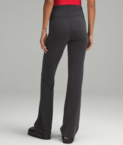 Lululemon Ribbed Softstreme Flared
Pant Regular