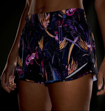 LULULEMON Hotty Hot High-Rise Lined Short 2.5"