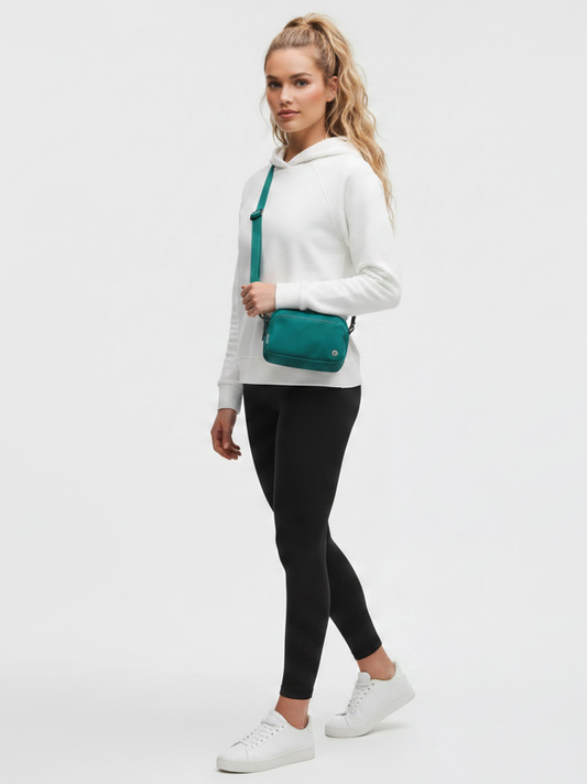 LULULEMON Everywhere Crossbody Bag
2L *Metal Hardware
Deep Marina/Gunmetal
