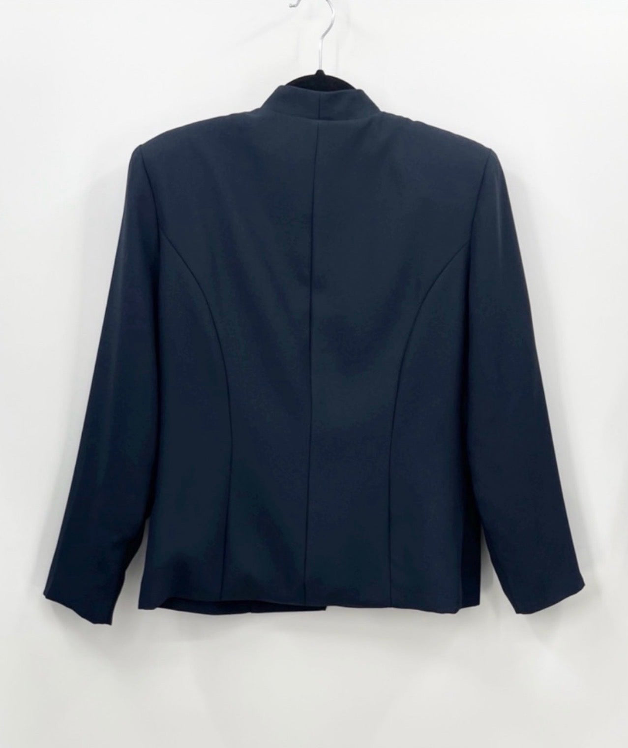 ALFRED SUNG Navy Blazer
Jacket with Gold Buttons