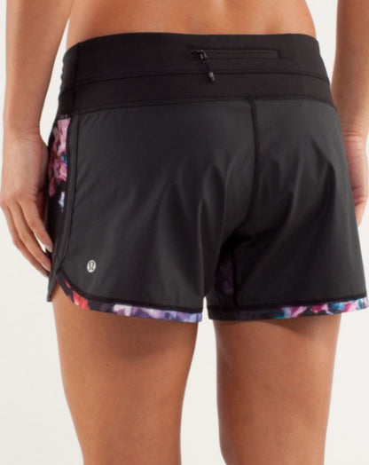 LULULEMON Groovy Run Short / Spring Has Sprung Multi / Black