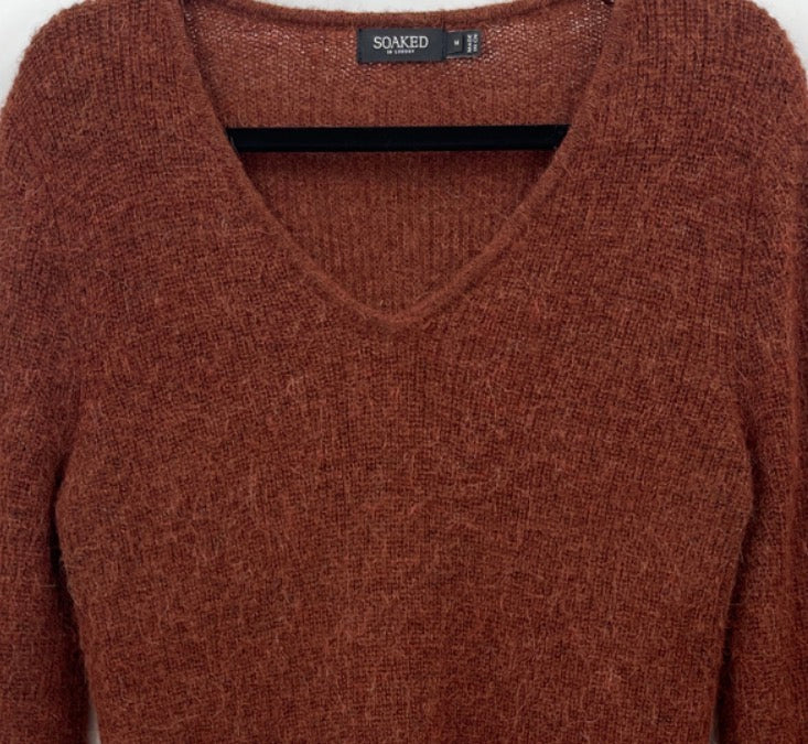SOAKED IN LUXURY Tuesday V-neck Sweater