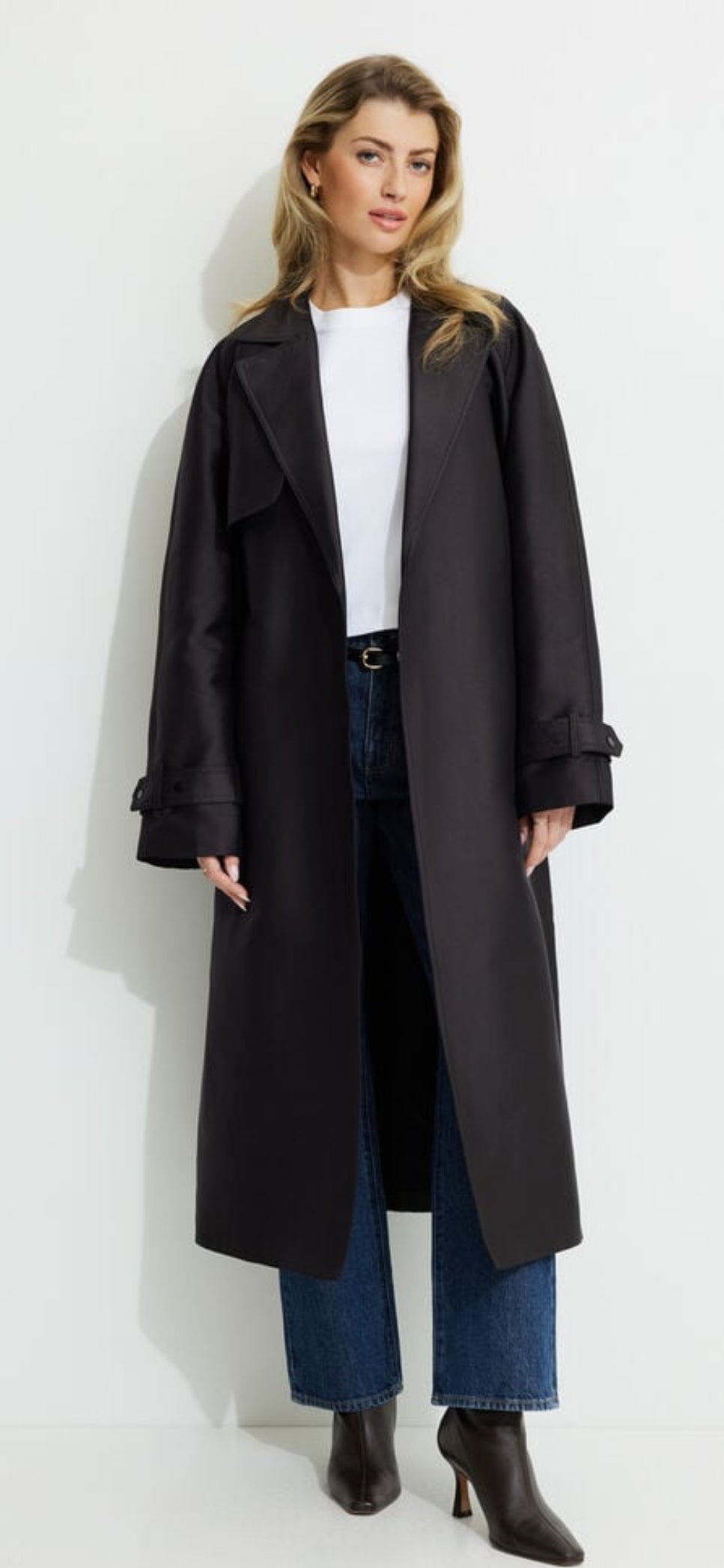 DYNAMITE Sateen Trench Coat