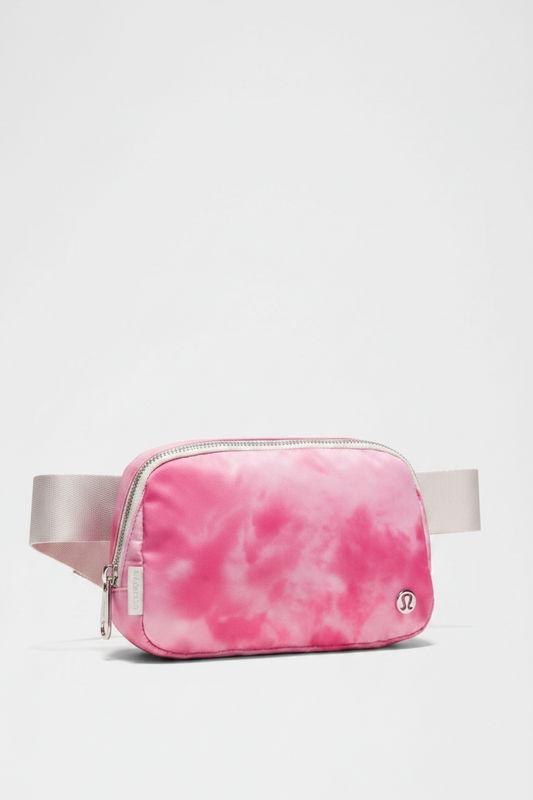LULULEMON Everywhere Belt Bag 1L Metal Hardware
Colour Smoothie Print Strawberry