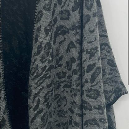 Cejon Animal Print Cape