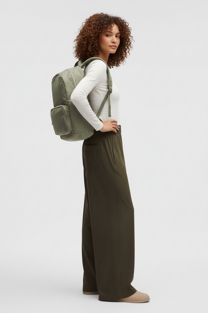 LULULEMON Everywhere Backpack 22L
Metal Hardware