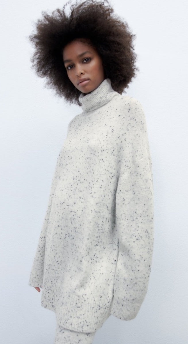 ZARA Oversized Turtleneck
Alpaca Wool Sweater