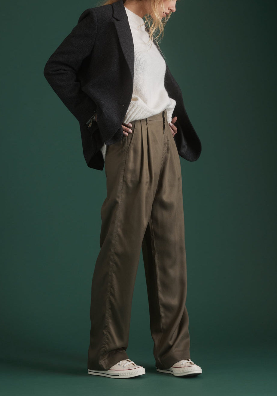 American Eagle77 Premium Pleated Trouser Pant