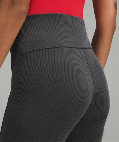 Lululemon Ribbed Softstreme Flared
Pant Regular