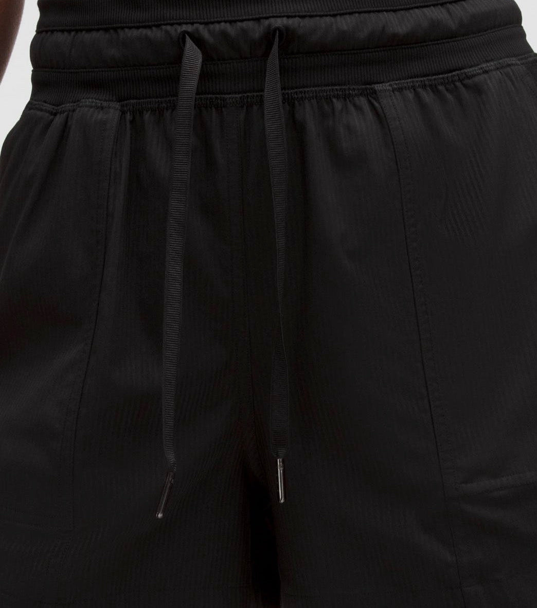 LULULEMON Dance Studio High-Rise Short 3.5"