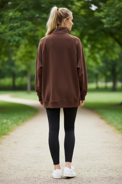 Oversize Sweatshirt – Back, Park Setting